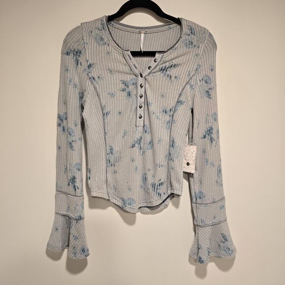 Free People Layer Me Henley Top Small Floral Gray Combo Bell Sleeve Boho New - Picture 1 of 10